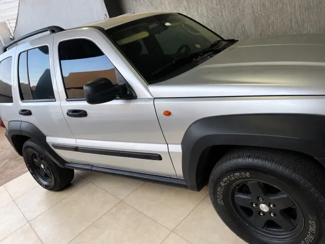 Jeep Cherokee Sport 3.7 4X4 V6 12V Aut. 2007