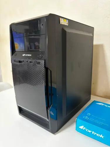 Gabinete C3tech acompanha teclado e mouse