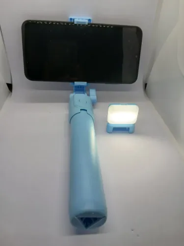Bastão Selfie Tripé com Luz LED e Controle Bluetooth Retirar no local 
