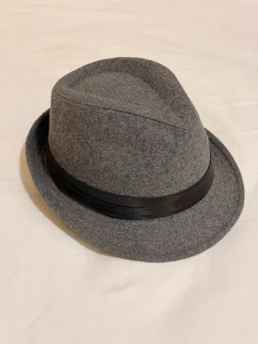 Chapéu Trilby Pool Cinza com Faixa Preta Usado 1x