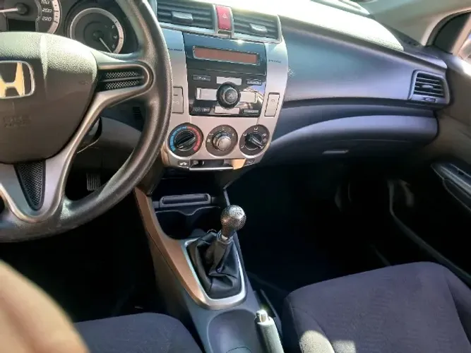 Honda City Sedan LX 1.5 Flex 16V 4P Mec. 2013