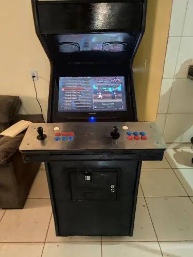 Vendo fliperama placa Pandora Box multi jogos acionamento de crédito por fichas e botão.