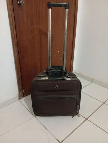 Vendo mala de escritório