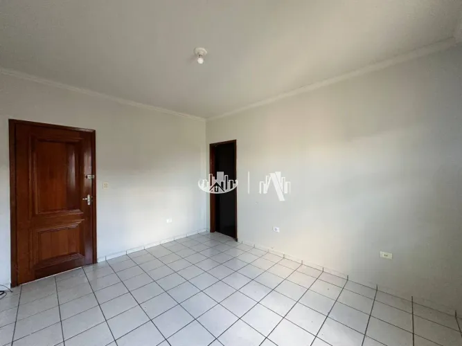 Sobreloja com 3 quartos para alugar, 100 m² por R$ 1.500/mês - Leonor - Londrina/PR