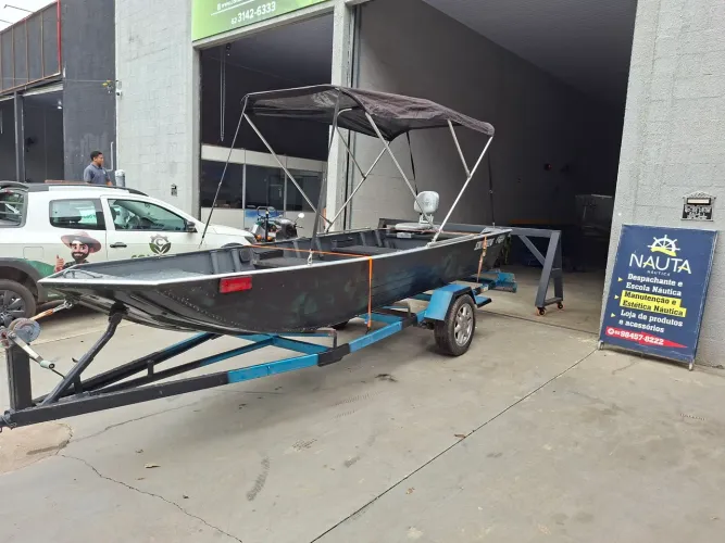 Barco Canoa tuiuiú 5 metros borda alta 