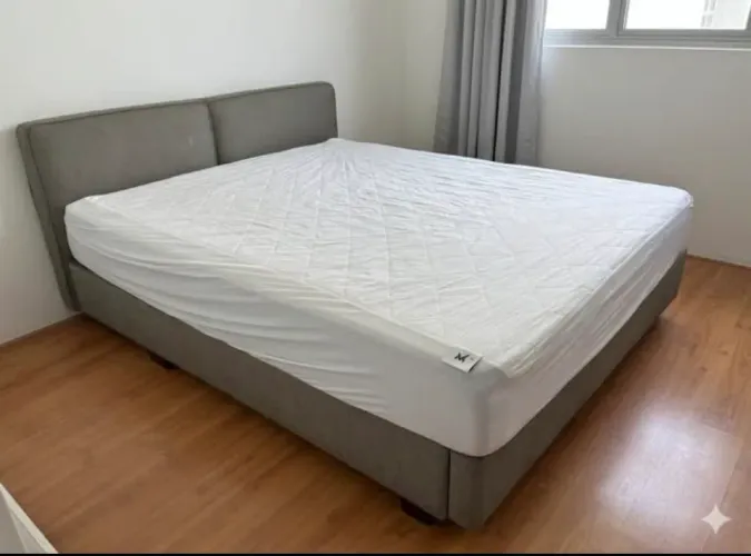 Vendo base de cama de casal