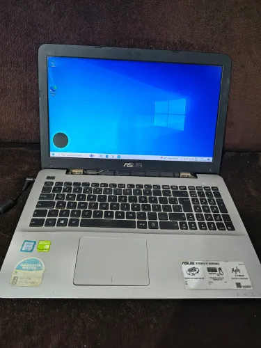 Notebook ASUS com Placa de Vídeo.