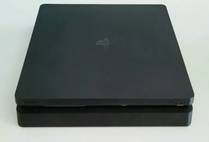 Console PlayStation 4 Slim de 1TB