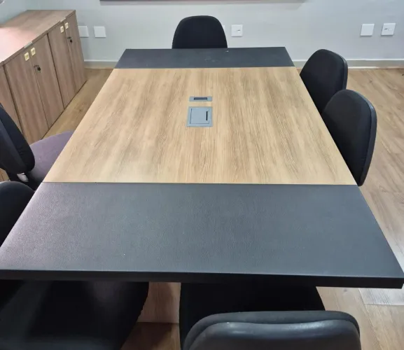 Mesa para reunião