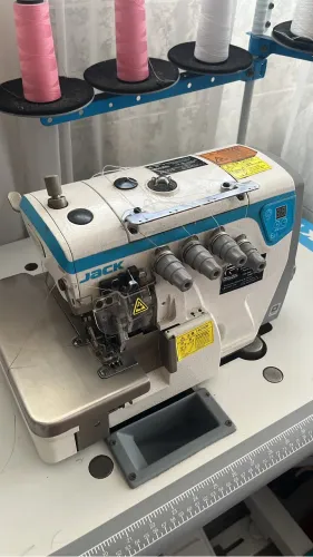 Máquina overlok jack e45 5 fios