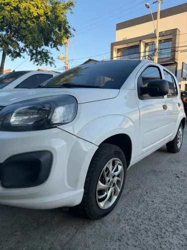 Fiat Uno Attractive 1.0 EVO Fire Flex 8V 5P 2021