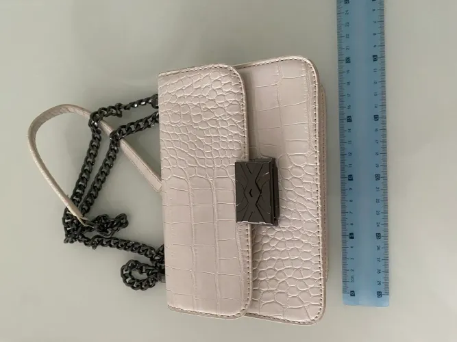 A bolsa United Colors of Benetton original off white