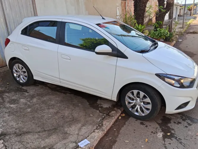 Chevrolet Onix Hatch LT 1.4 8V Flex Mec. 4P 2018