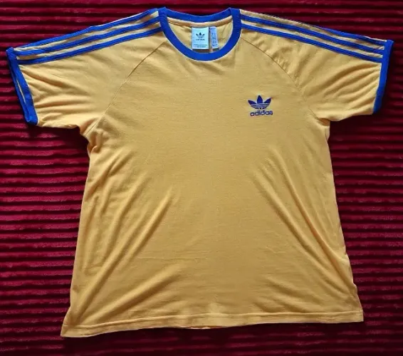 Camiseta Adidas Adicolor Stripes Amarela/Azul - Raro
