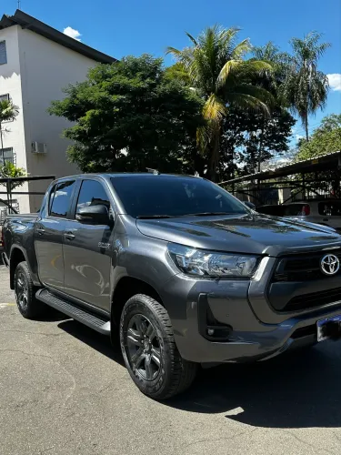 Toyota Hilux CD SR 4X4 2.8 TDI Diesel Aut. 2025
