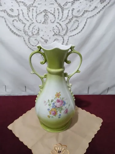 Antigo Vaso De Porcelana Com Detalhes De Flores