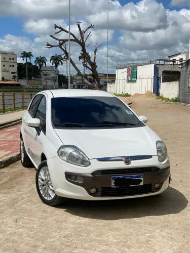 Fiat Punto Essence 1.6 Flex 16V 5P 2014