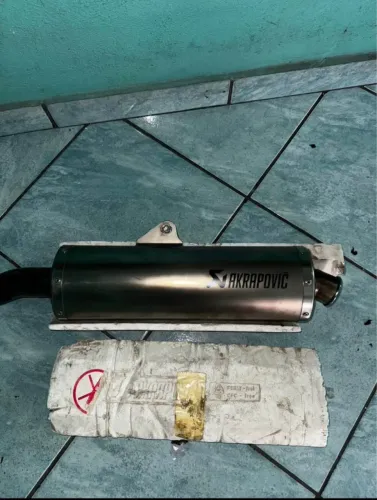 Escapamento Akrapovic