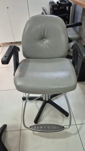 Cadeira de Cabeleleiro Ferrante