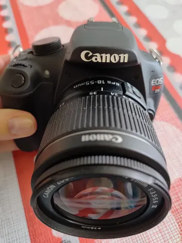 CÂMERA CANON EOS Rebel T5 Com Lente EFS 18-55