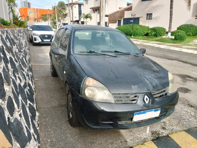 Renault Clio Hi-flex 1.0 16V 5P 2011