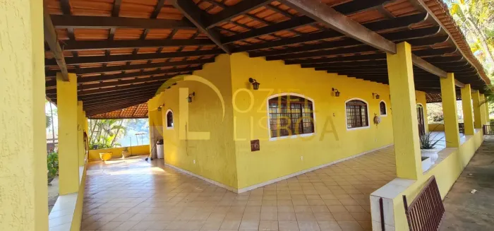 VENDO CHÁCARA 20.000m² INCRA 09 COM PISCINA CHURRASQUEIRA 2 CASAS GRANDES NA LAJE 300m DO 