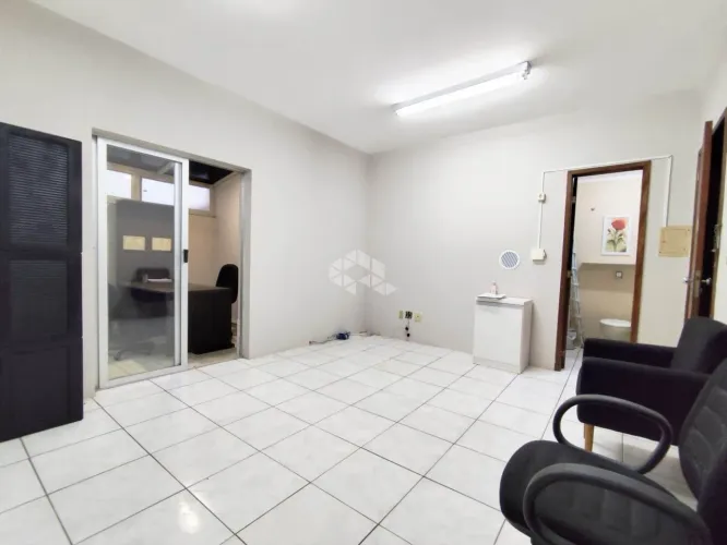Sala comercial à venda, rua Tapiaçú, Assis Brasil, condomínio baixo, portaria