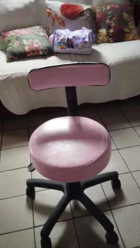 Cadeira giratória pra manicure