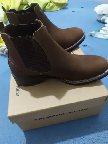 Vendo bota zera nunca foi usada! Tam 38 