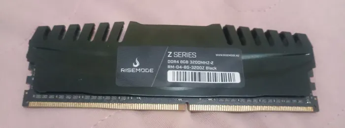 Memória 8G DDR4 - 3200MHz