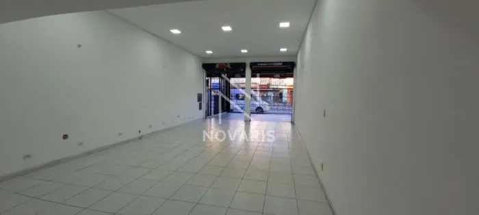Loja comercial com 110m² e área para deposito no Subsolo com 120m² - Piraporinha