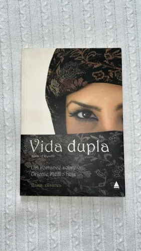 livro Vida Dupla por saudita Rajaa