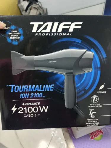 SECADOR TAIFF PROFISSIONAL <br>COR PRETO<br>POTÊNCIA 2100 WATTS<br>CABO 3M