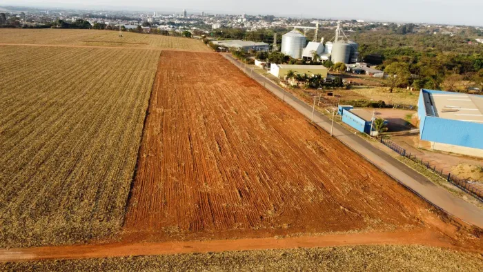 Terrenos industriais de mil metros quadrados