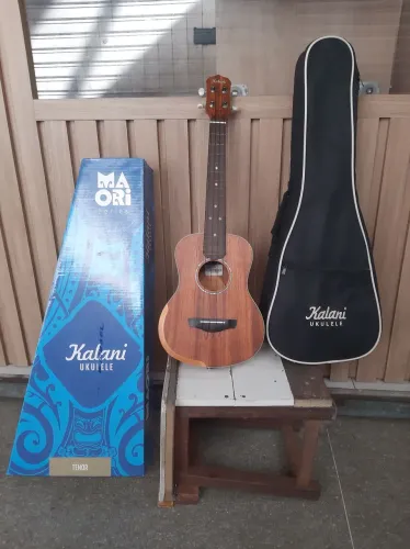 Uculele seme profecional tenor novo sem uso