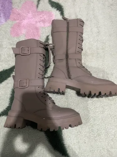 Bota Zara