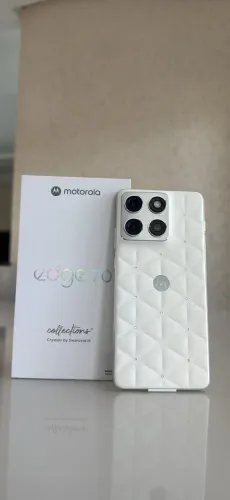  Motorola Edge 70 5G- 512GB 24GB (12GB RAM + 12GB RAM Boost, 3 cameras 50MP Amoled 120hz