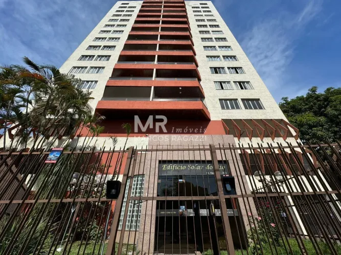 Apartamento com 3 quartos sendo 1 suíte, 2 vagas, no Centro, em Resende-RJ
