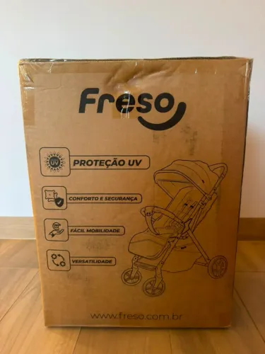 Carrinho de Bebê Freso Compacto, Leve e Dobrável, com Assento Reclinável, Cinto - Lacrado