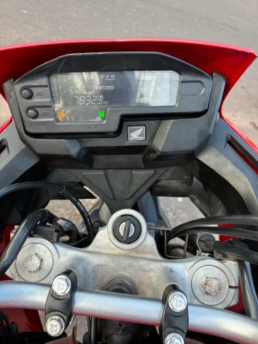 Moto em ótimo estado de conservação 