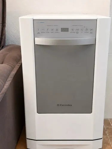 Maquina de lavar louças electrolux