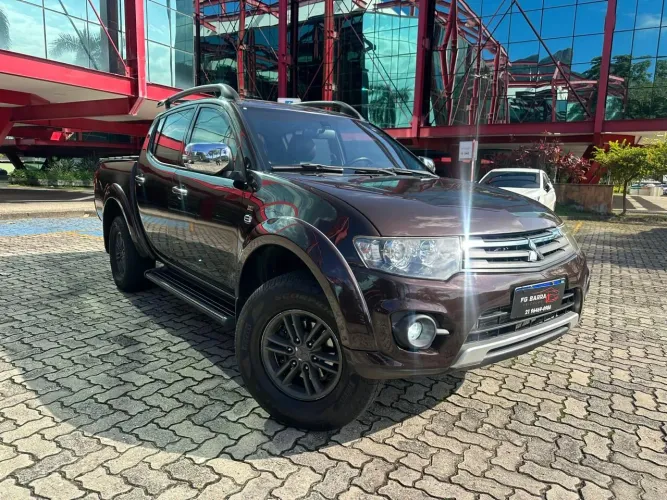 Mitsubishi L200 Triton HPE 3.2 CD TB Int.diesel AUT 2015