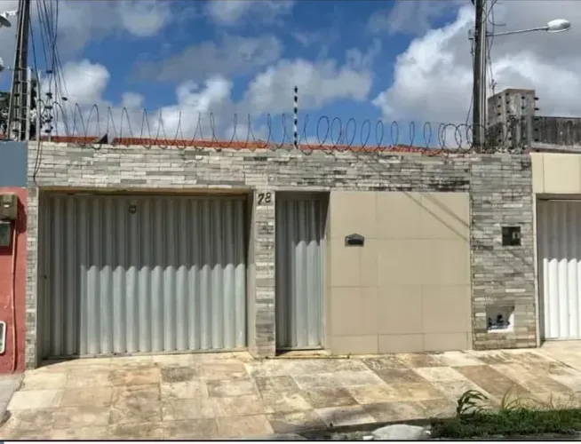 Imóvel para venda possui 130 metros quadrados com 3 quartos em Parque Manibura - Fortaleza