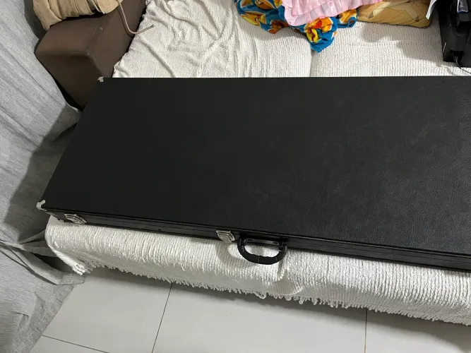 Case de guitarra para Explorer e outros modelos
