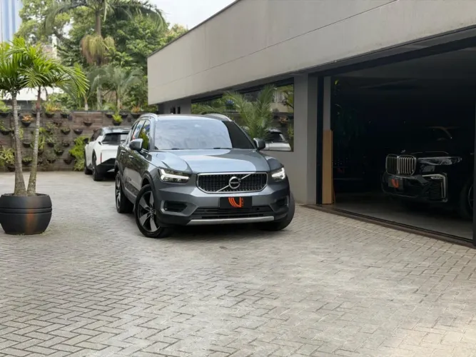 Volvo XC40 T-5 Moment First Edit 2.0 252cv AWD 2019