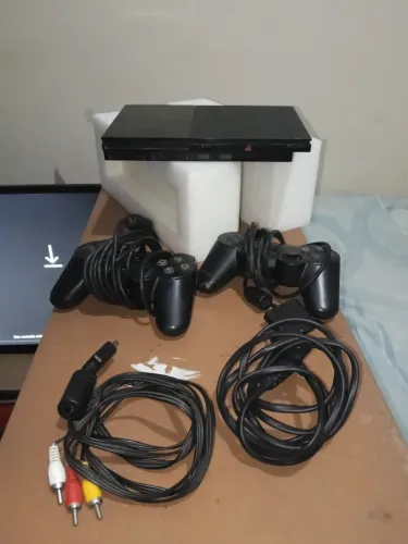 PlayStation 2 Slim + 2 Controles e Cabos (Leia a Descrição)