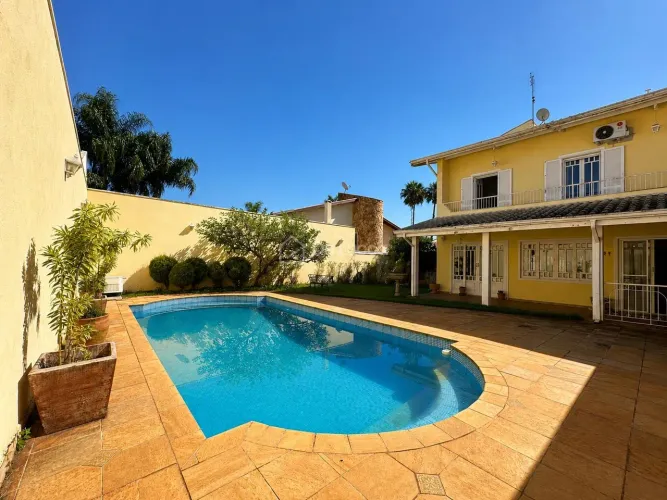 Casa para venda e locação em condomínio no Jardim Madalena
