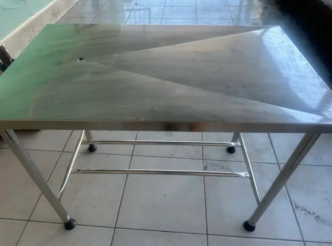 Mesa veterinário nova