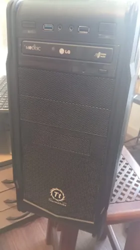 Hackintosh. Computador desktop, pronto para produção musical.