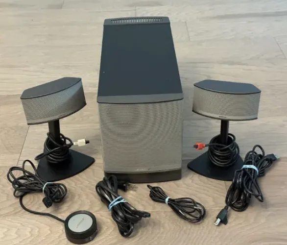 Bose Companion 5 Multimidia Speaker System Preto 